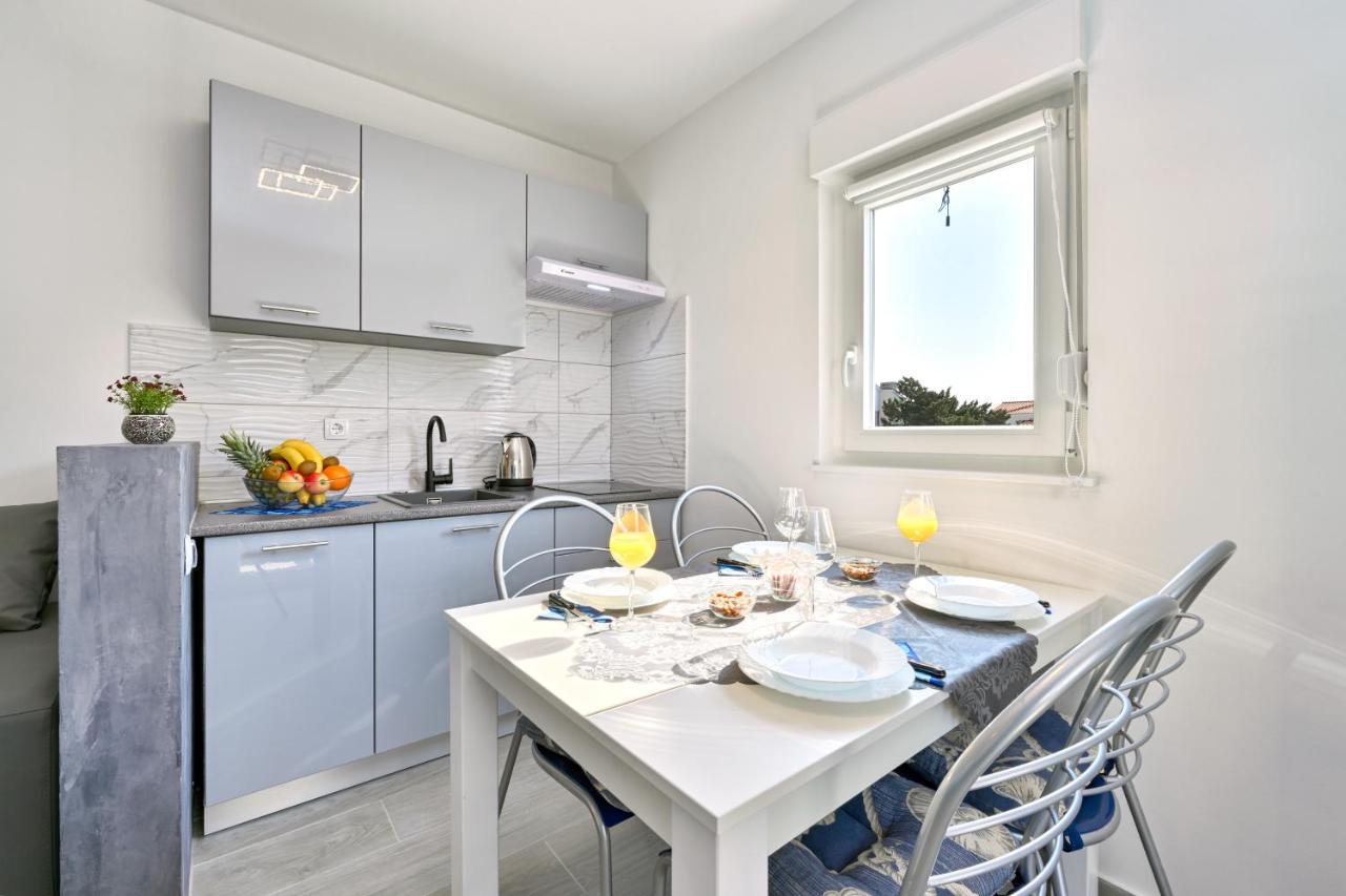 Apartman Michael / Novalja / Zrce エクステリア 写真